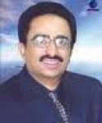 - حرصنا في الحلقات الثلاث الماضية على مقاربة الخبرة السياسية للرئيس علي عبدالله صالح في مجال وضع الأسس الدستورية والقانونية للدولة الوطنية الحديثة والموحدة بما هي أحد الأهداف الكبرى للثورة اليمنية، وهو هدف تعرض لمقاومة شرسة من قبل القوى الرجعية التقليدية التي ناهضت الثورة والنظام الجمهوري بالسلاح وكل أساليب ووسائل المقاومة الشرسة.