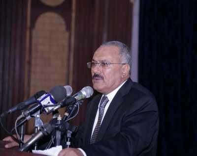 - حضر فخامة الرئيس علي عبدالله صالح رئيس الجمهورية اليوم الندوة العلمية التي نظمتها جامعة عدن في قاعة ابن خلدون تحت شعار " اليمن أولاً "بعنوان" الأبعاد السياسية والقانونية للإستحقاق الدستوري لدولة الوحدة".